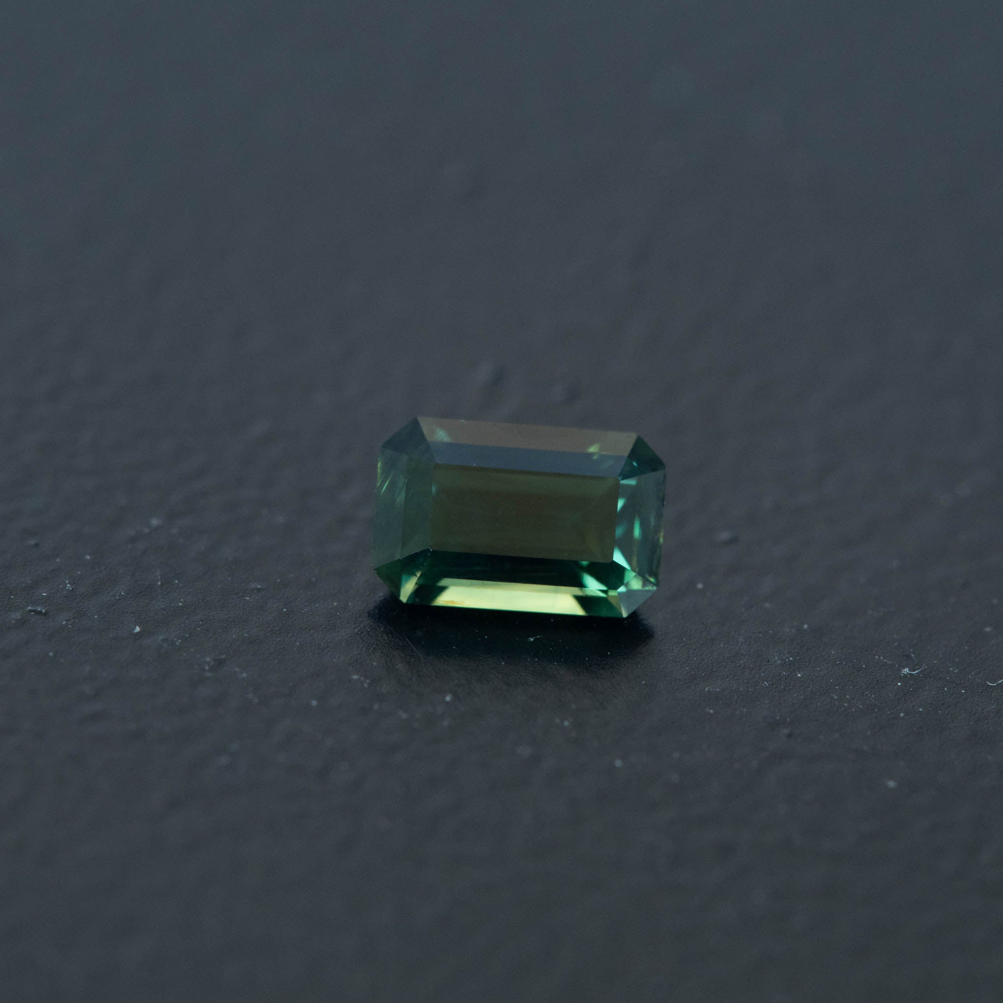 Green Emerald Sapphire 0.81ct (S.G.E.1892)