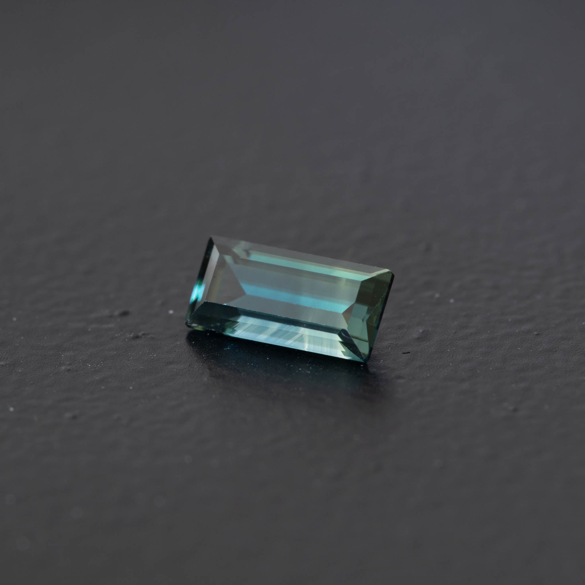 Parti Baguette Sapphire 0.73ct [S.P.BA.096]