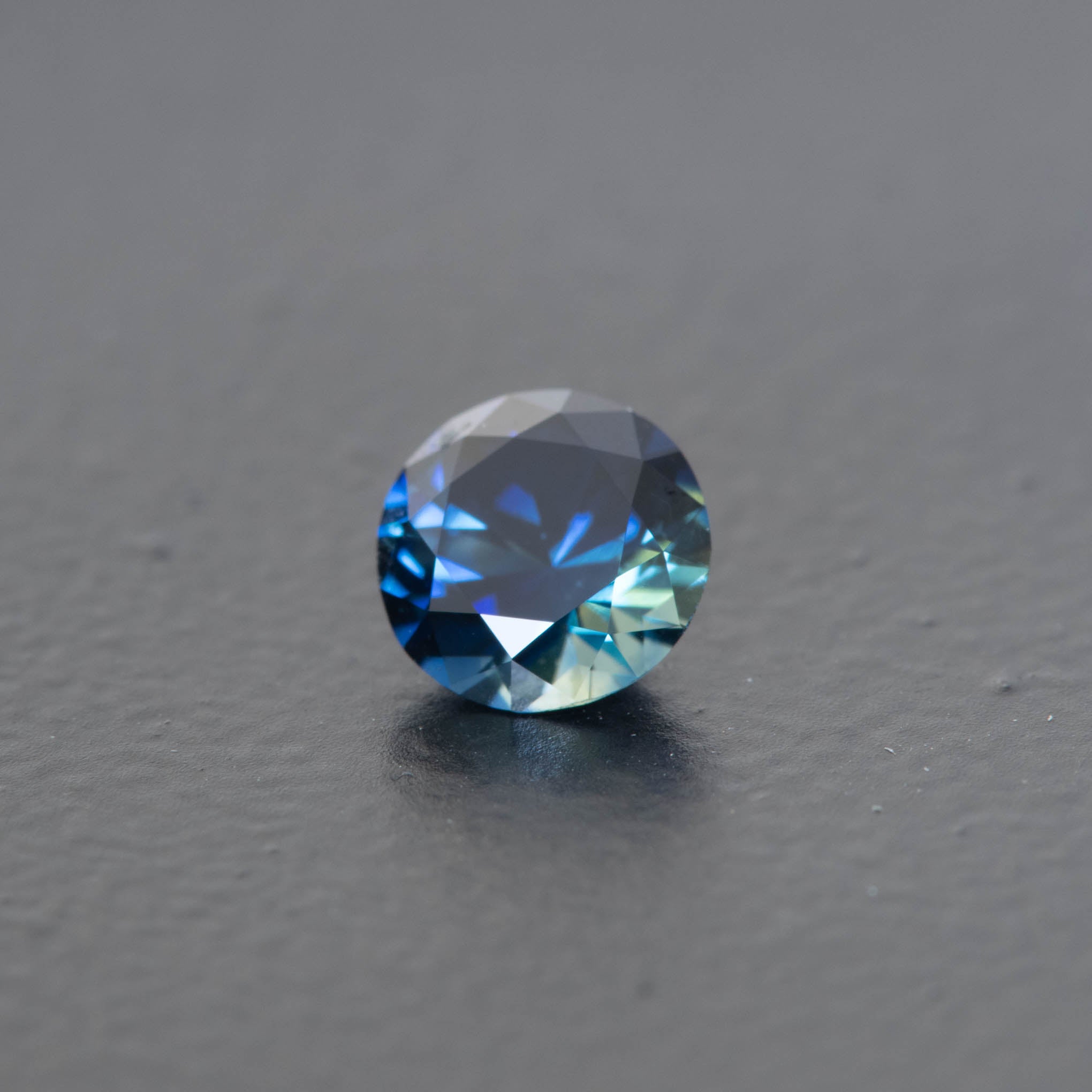 Parti Brilliant Sapphire 0.67ct [S.P.BR.1056]