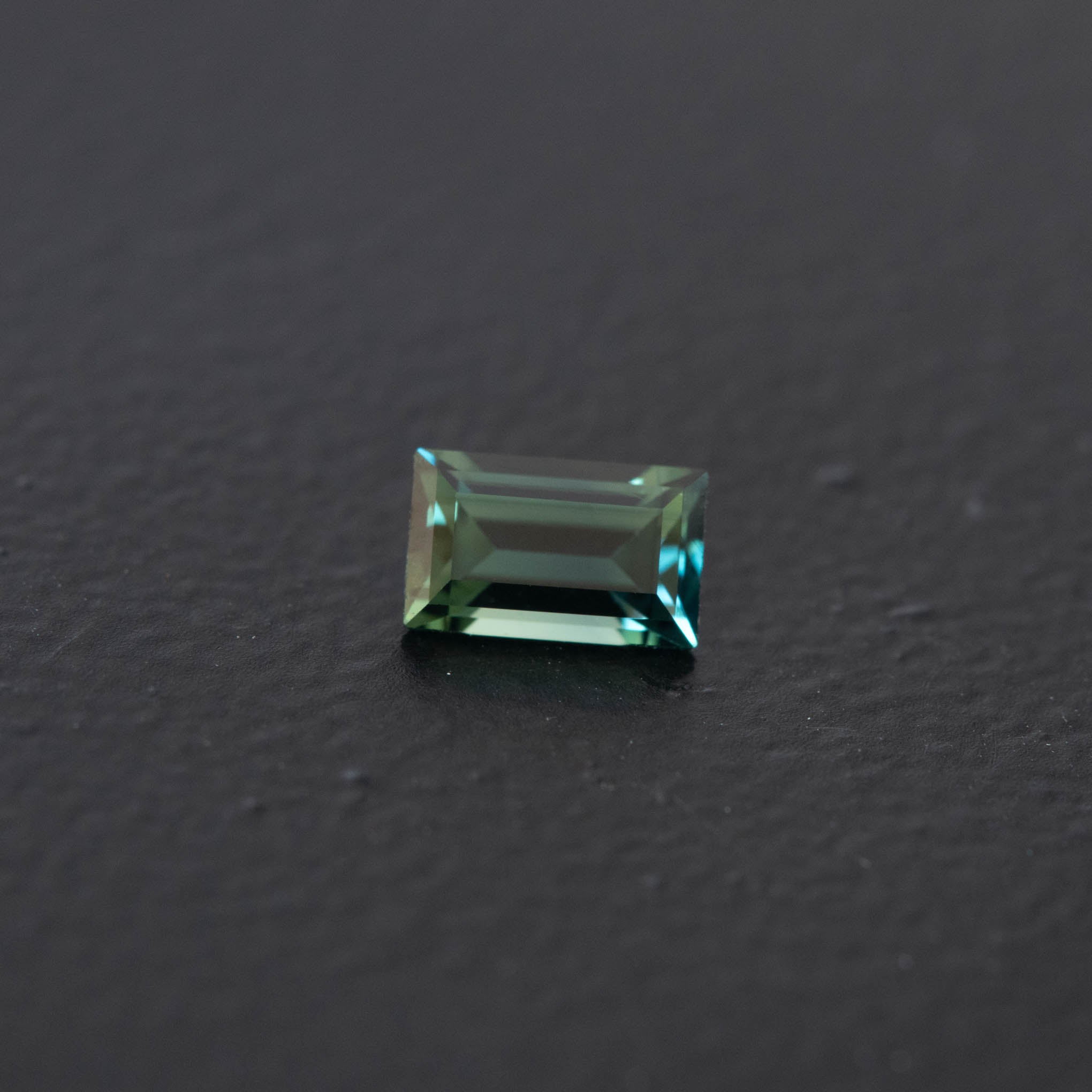 Teal Baguette Sapphire 0.59ct  [S.T.BA.105]