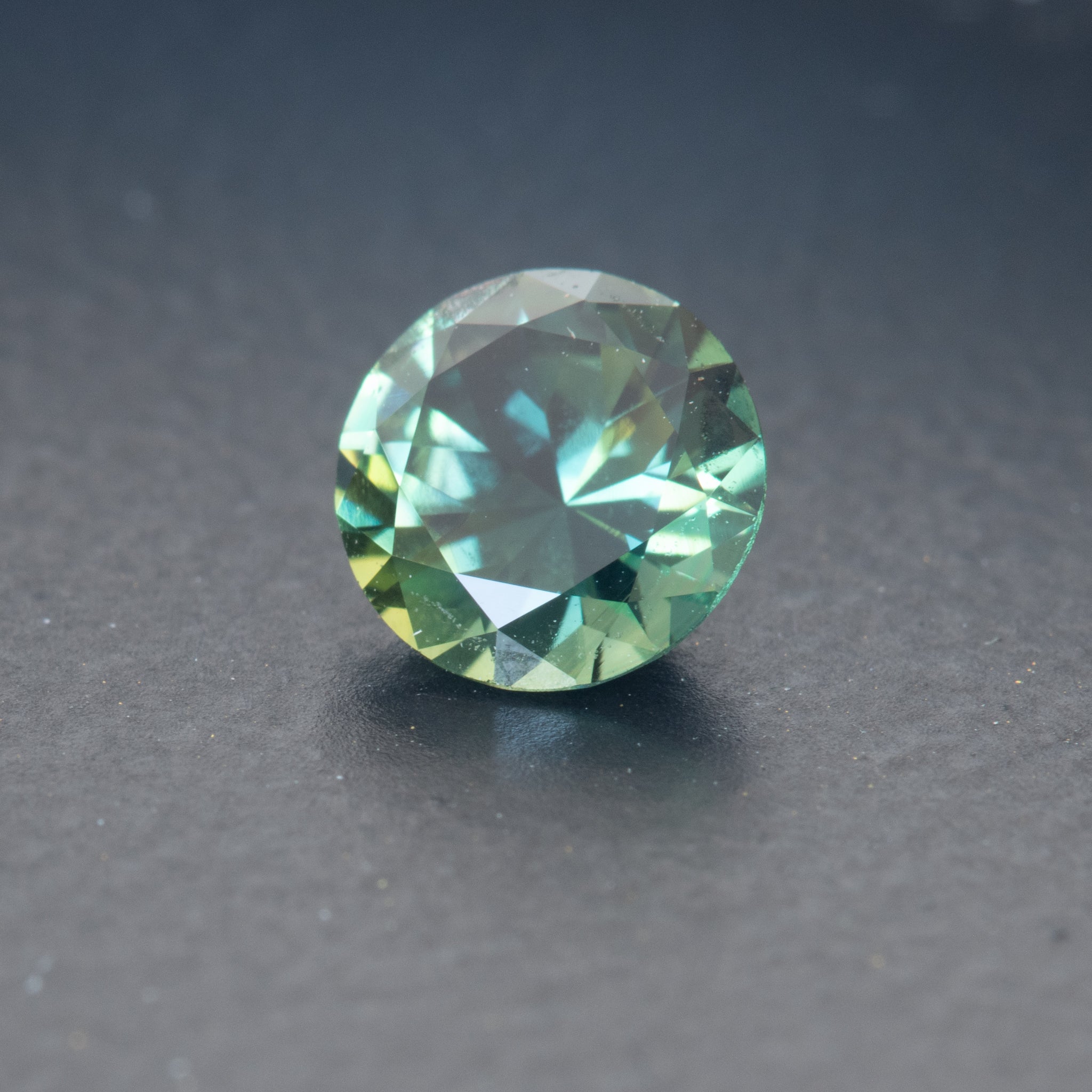 Green Brilliant Sapphire 0.73ct [S.G.BR.1078]