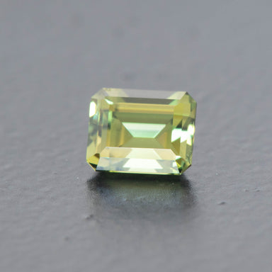 Green Emerald Sapphire 0.61ct [S.G.E.1144]