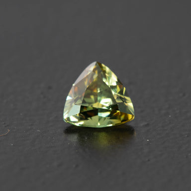 Parti Trilliant Sapphire 0.9ct [S.P.T.1150]