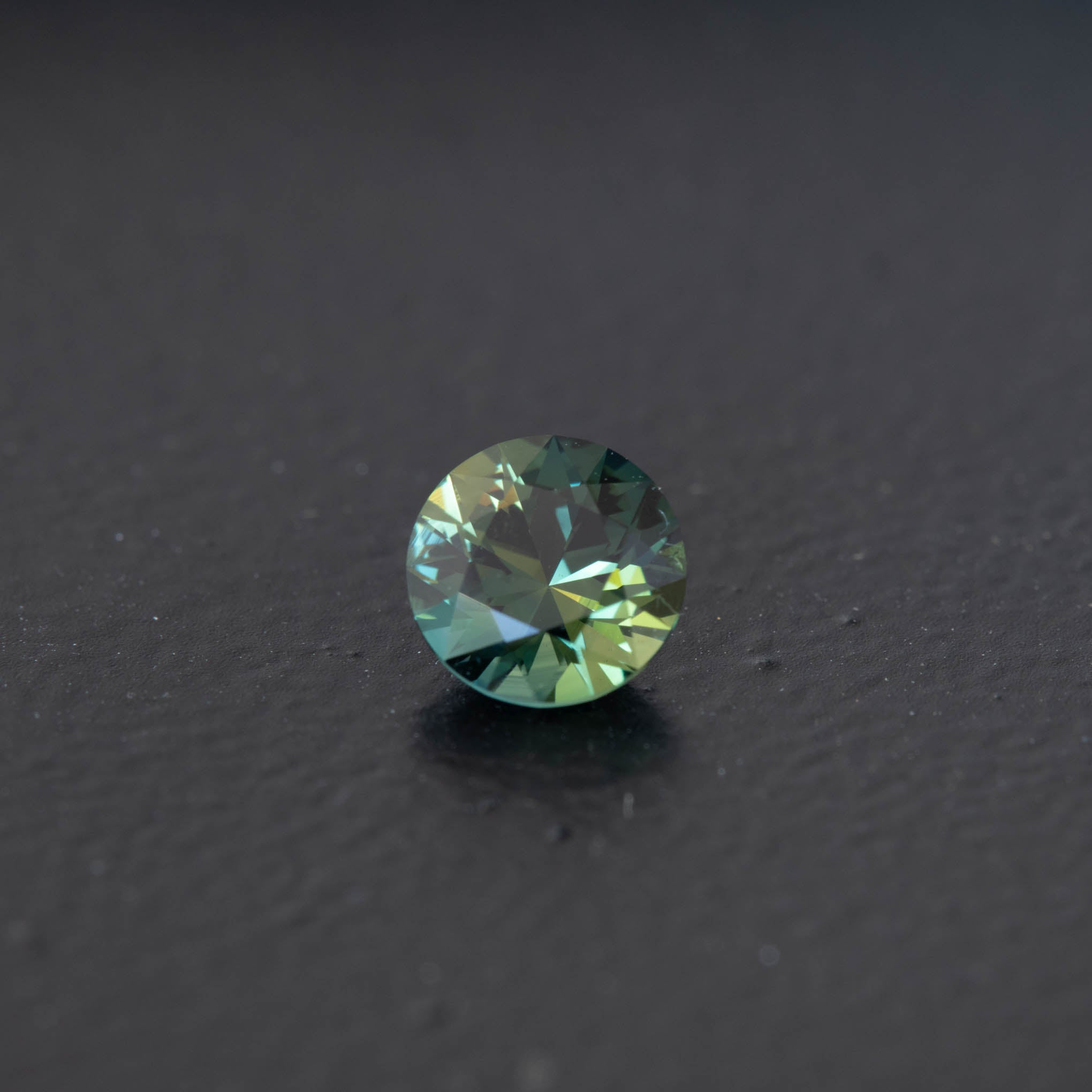 Teal Brilliant Sapphire 0.66ct [S.T.BR.1270]