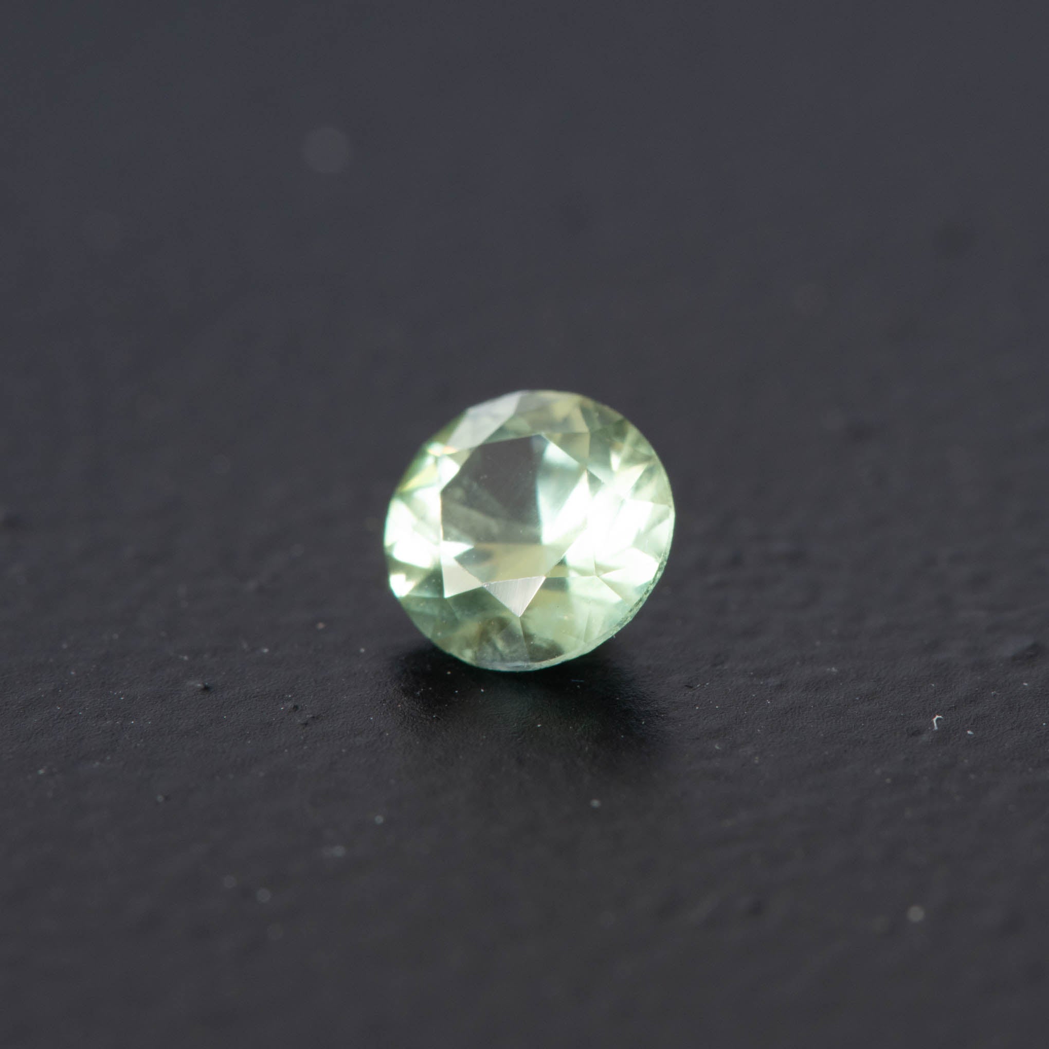 Green Brilliant Sapphire 0.55ct [S.G.BR.1326]