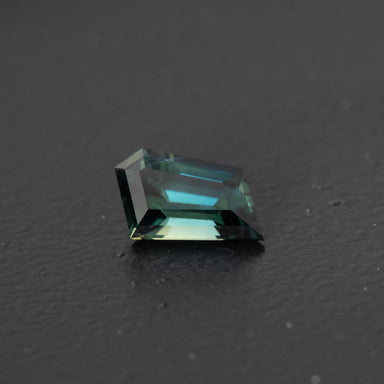 Parti Free Form Sapphire 0.95ct [S.P.FF.1775]