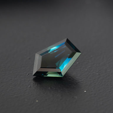 Parti Free Form Sapphire 2.68ct [S.P.FF.1784]