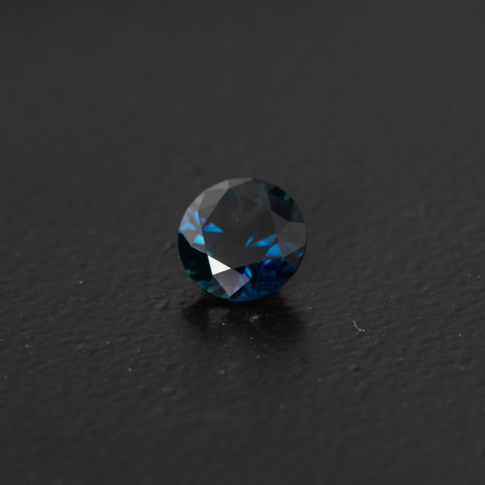 Blue Brilliant Sapphire 0.86ct  [S.B.BR.1879]