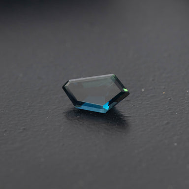 Blue Free Form Sapphire 0.89ct  [S.B.FF.1915]