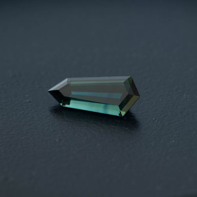 Green Kite Sapphire 2.2ct  [S.G.K.1923]