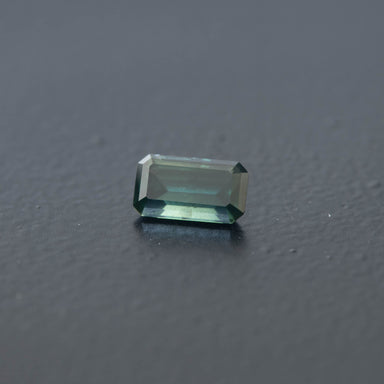 Green Emerald Sapphire 0.74ct  [S.G.E.2090]