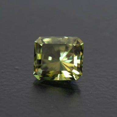 Green Radiant Sapphire 1.78ct  [S.G.RD.2305]