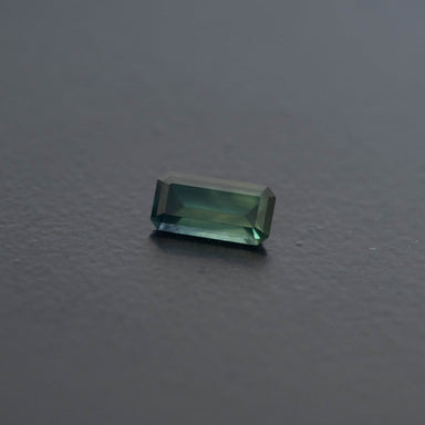 Green Emerald Sapphire 0.66ct  [S.G.E.2333]