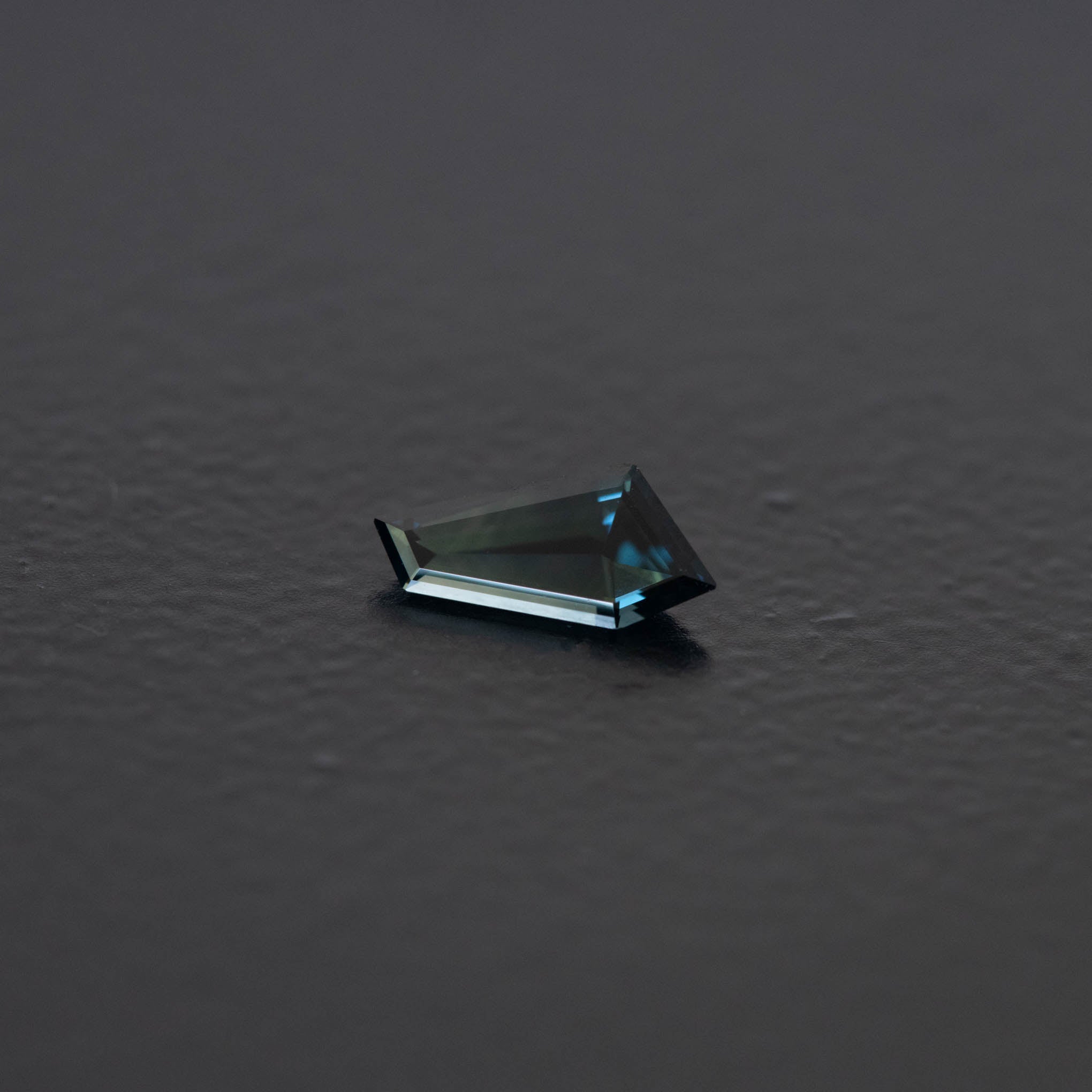 Blue Free Form Sapphire 0.36ct  [S.B.FF.2350]