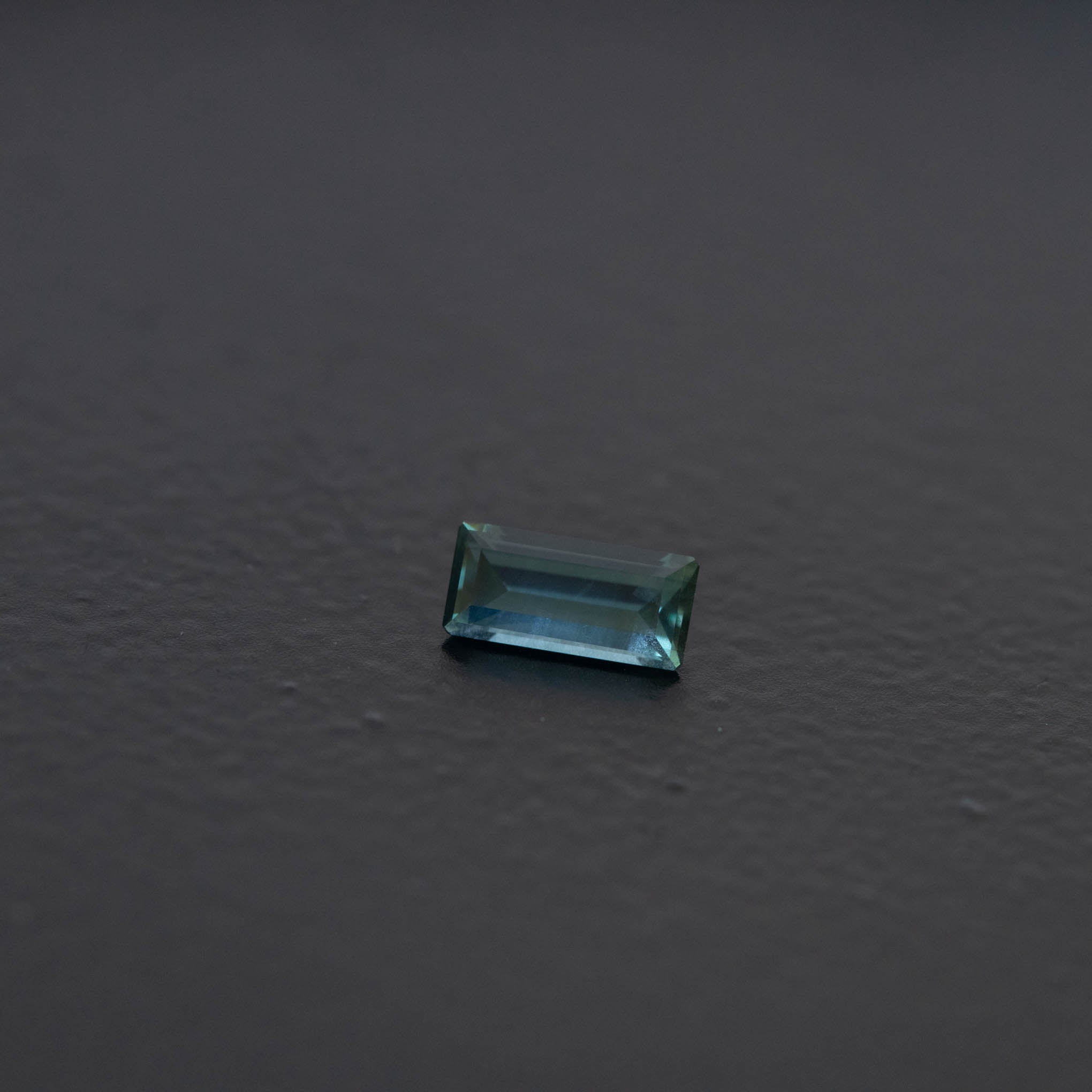 Teal Emerald Sapphire 0.32ct  [S.T.E.2351]