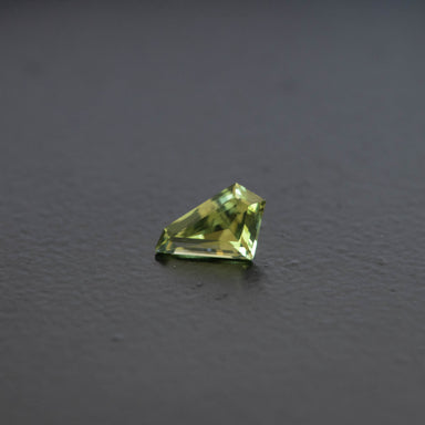 Yellow Free Form Sapphire 0.48ct [S.Y.FF.2373]