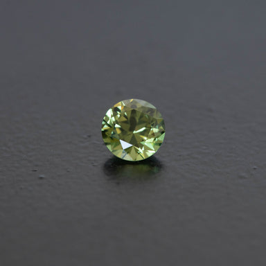 Green Brilliant Sapphire 0.7ct  [S.G.BR.2374]