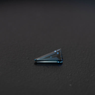 Blue Free Form Sapphire 0.46ct  [S.B.FF.2407]
