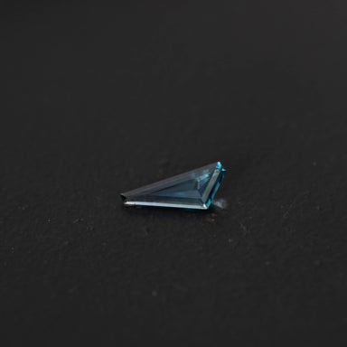 Blue Free Form Sapphire 0.38ct  [S.B.FF.2413]