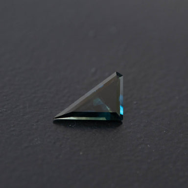 Blue Free Form Sapphire 0.74ct  [S.B.FF.2426]