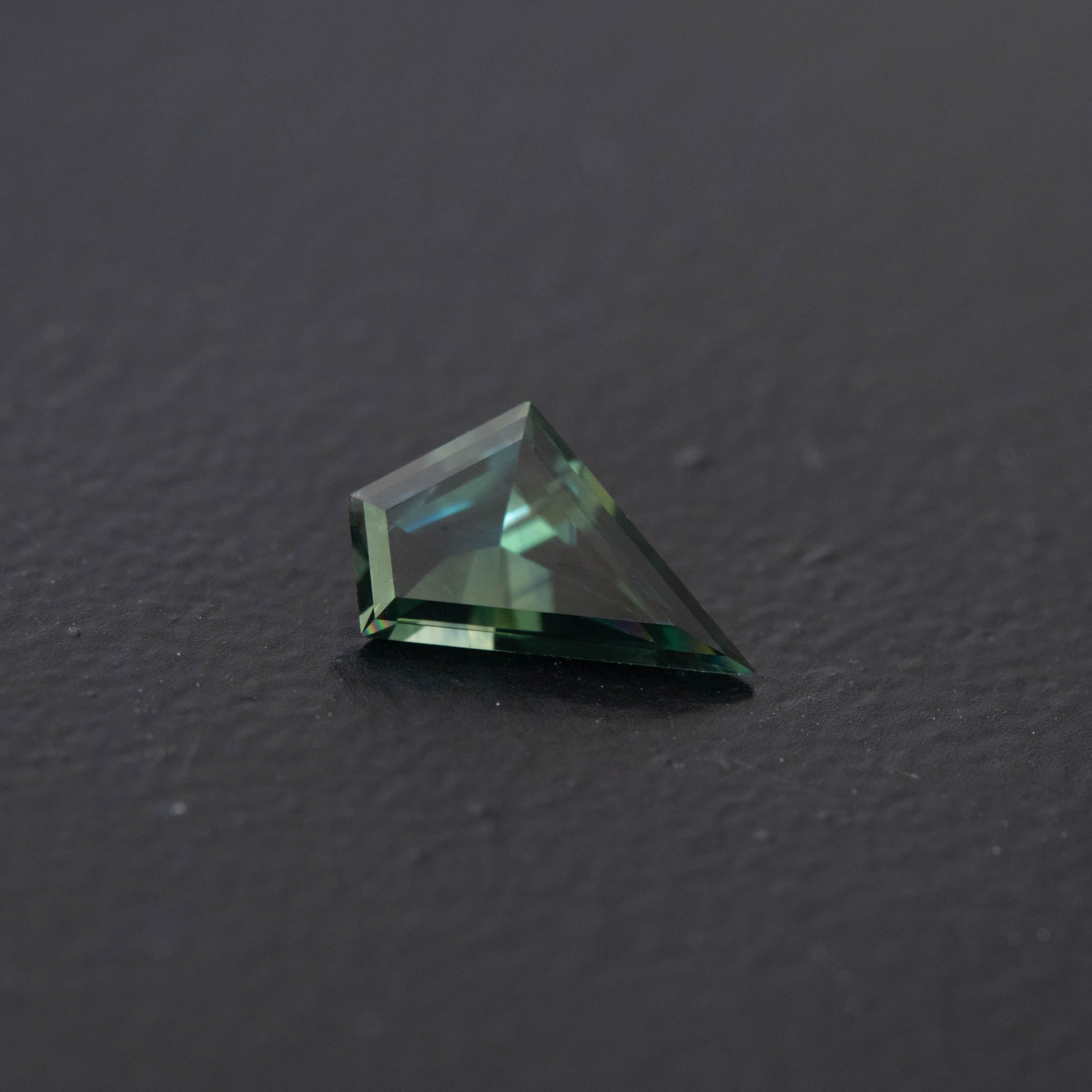 Teal Free Form Sapphire 1ct  [S.T.FF.2428]