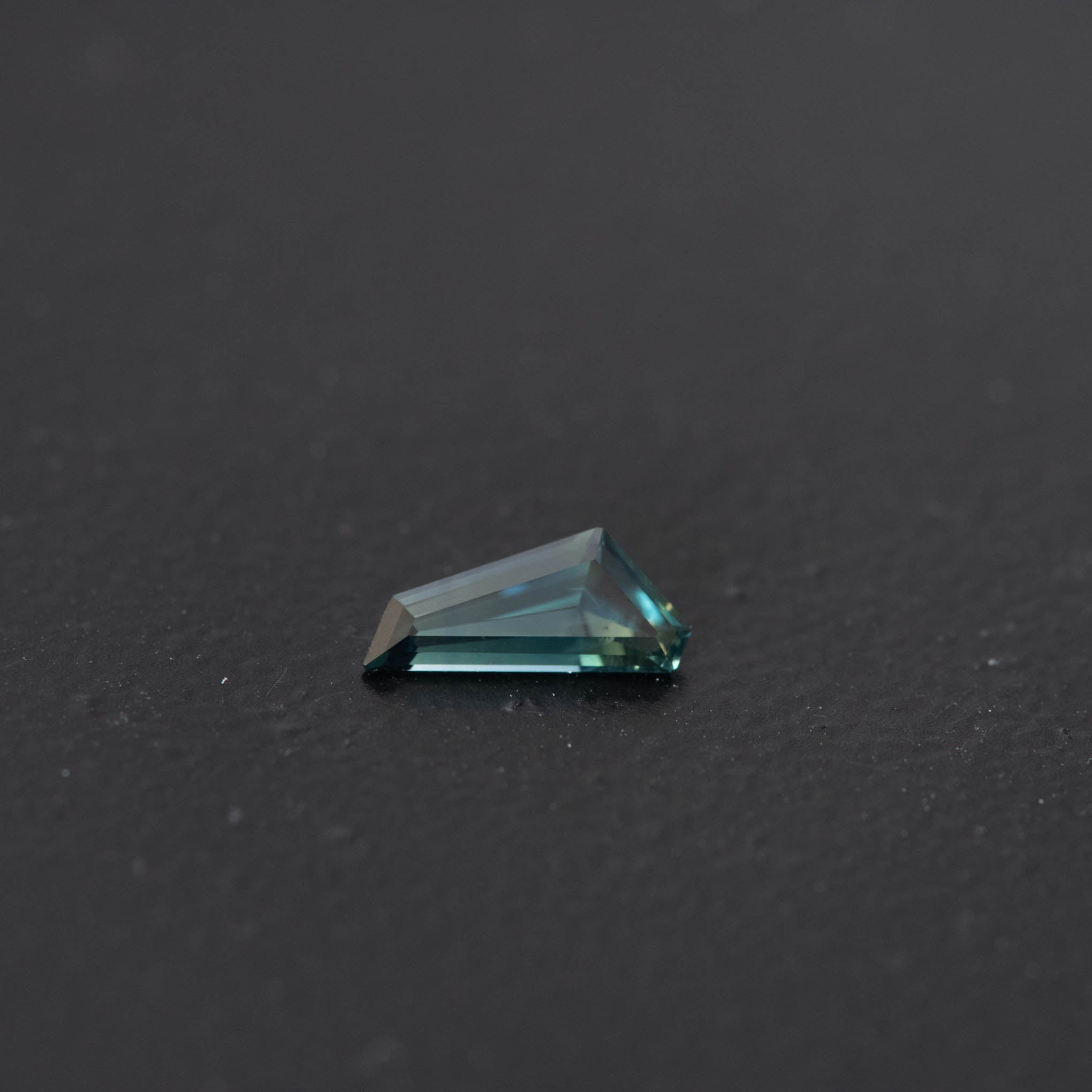 Teal Free Form Sapphire 0.49ct  [S.T.FF.2433]