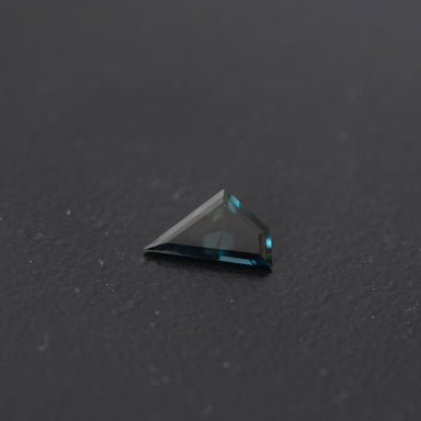 Blue Free Form Sapphire 0.58ct  [S.B.FF.2434]