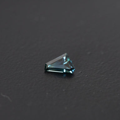 Parti Free Form Sapphire 0.49ct  [S.P.FF.2442]