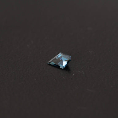 Blue Free Form Sapphire 0.22ct  [S.B.FF.2445]