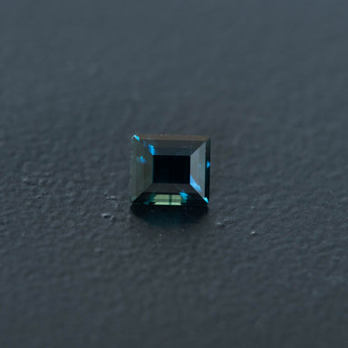 Blue Baguette Sapphire 0.75ct  [S.B.BA.2455]