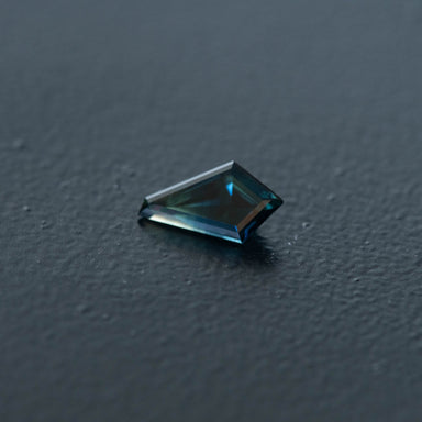 Parti Free Form Sapphire 0.78ct  [S.P.FF.2456]