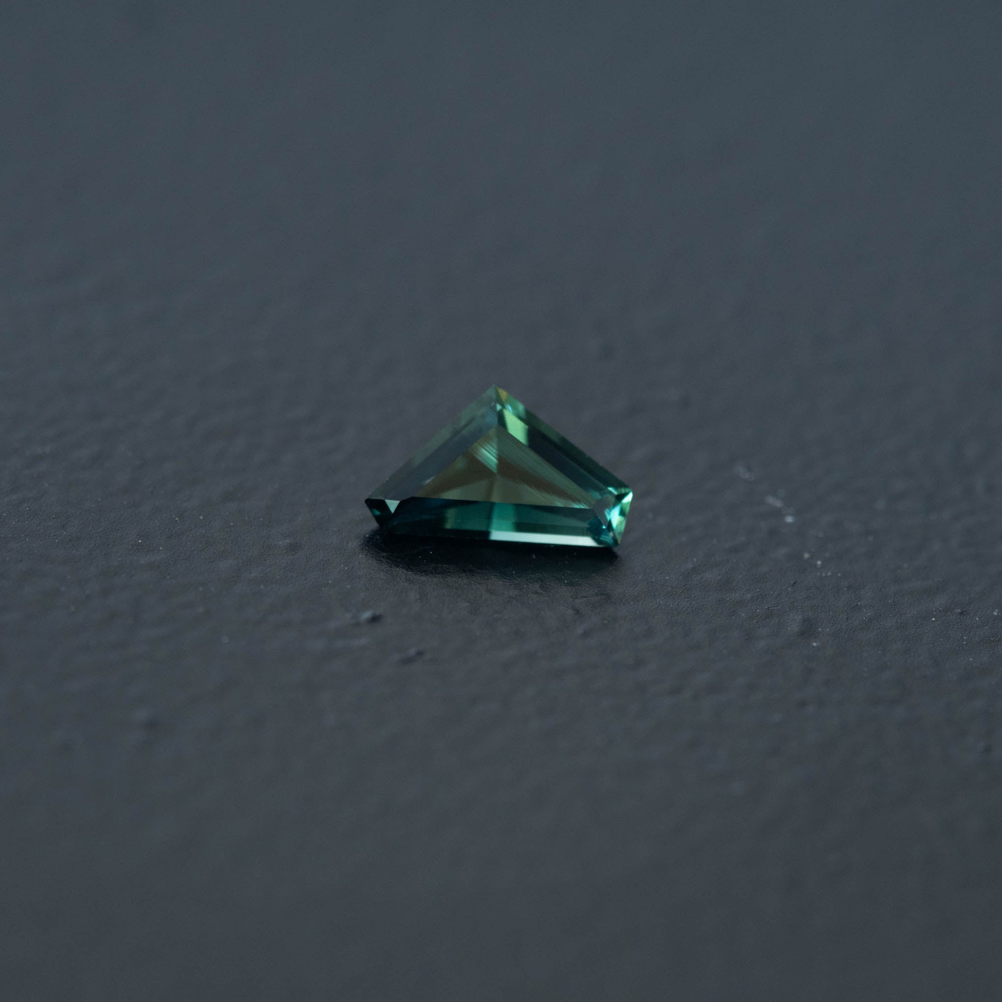 Teal Free Form Sapphire 0.38ct  [S.T.FF.2463]