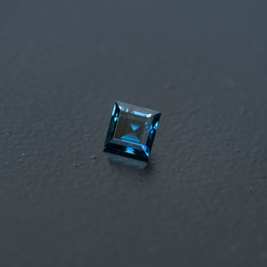 Blue Square Sapphire 0.76ct  [S.B.SQ.2466]