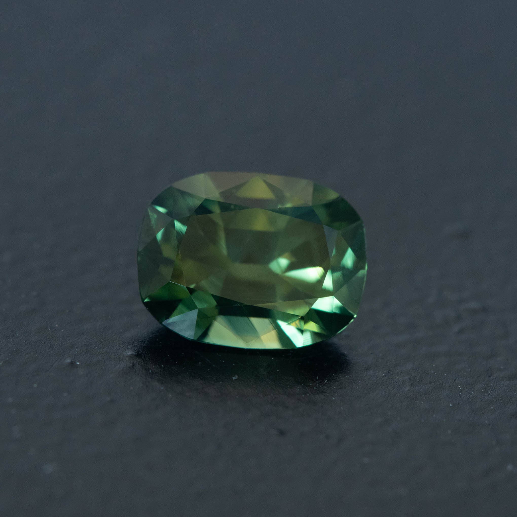 Green Cushion Sapphire 1.61ct  [S.G.C.2469]