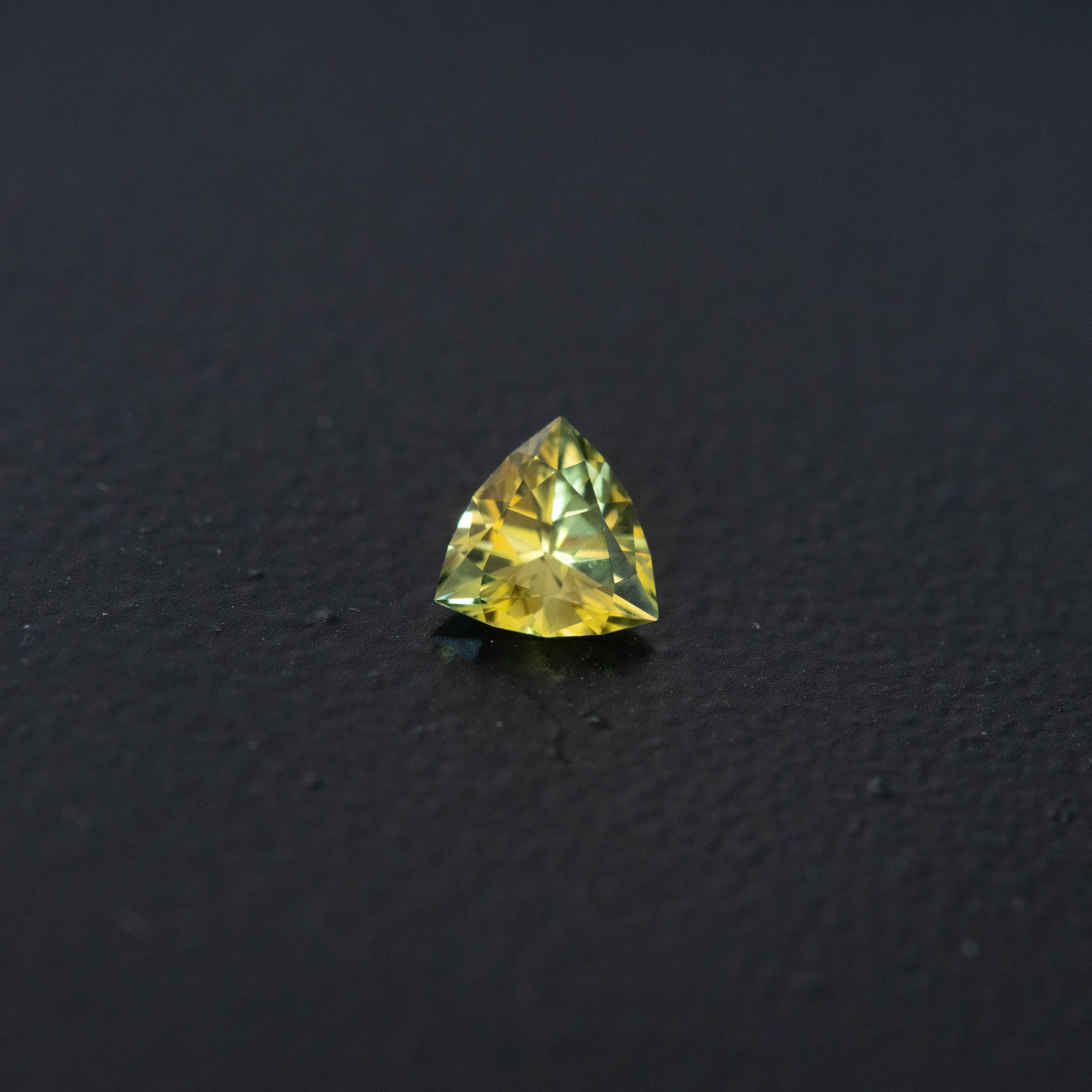 Parti Trilliant Sapphire 0.48ct [S.P.T.2470]