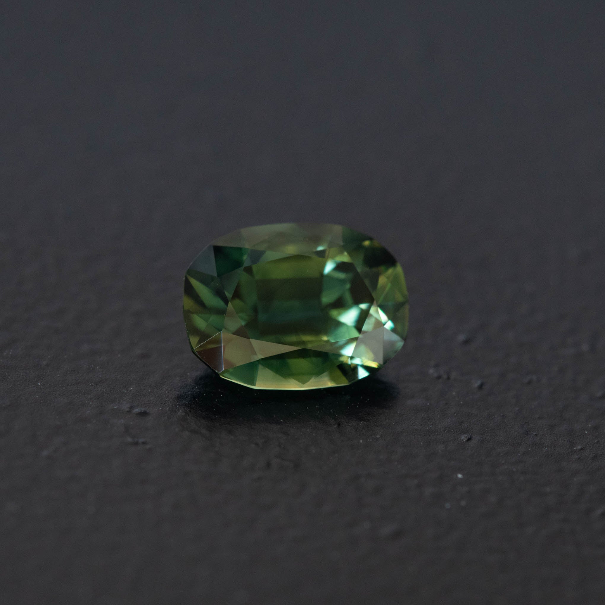 Green Cushion Sapphire 1.45ct  [S.G.C.2476]