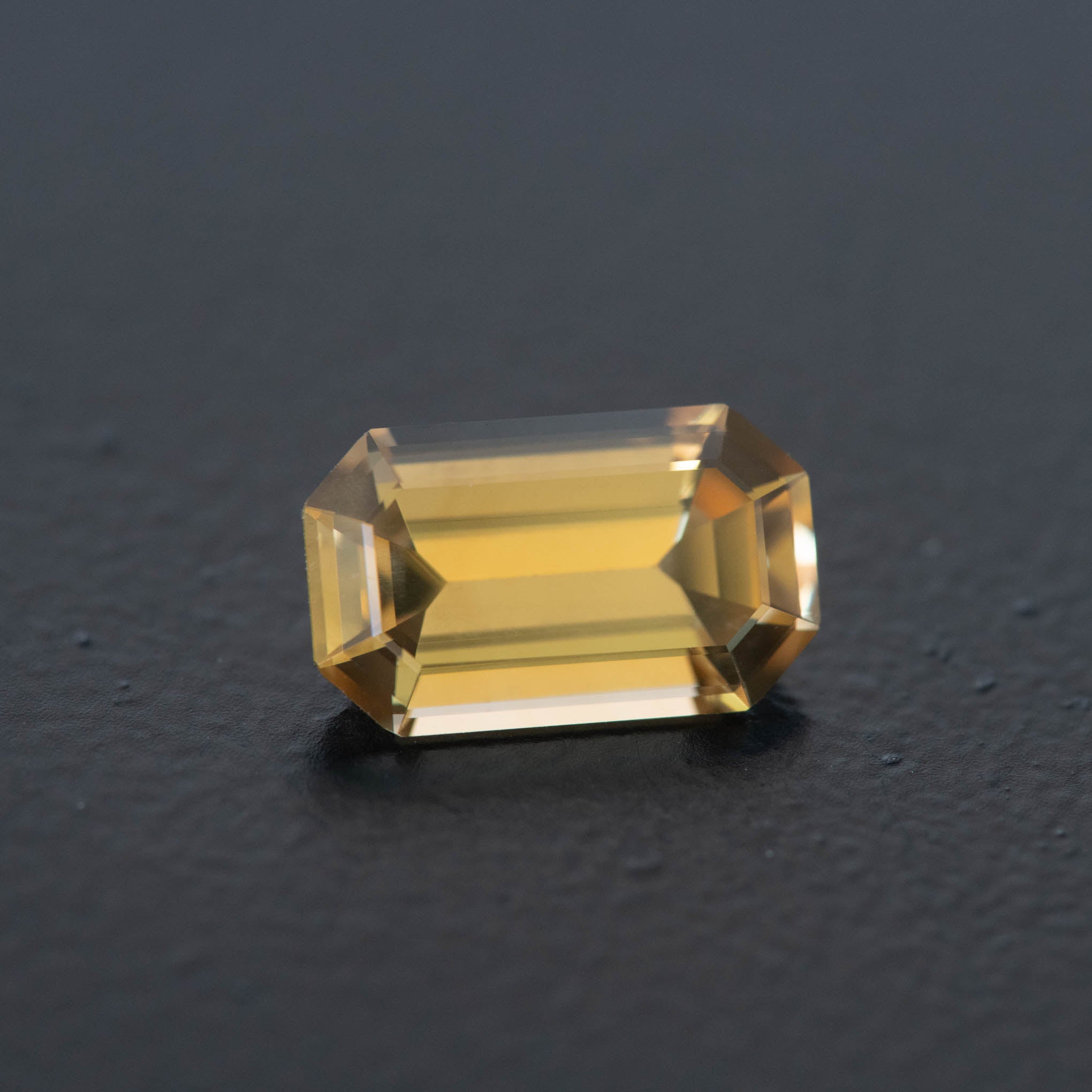 Champagne Emerald  Zircon 3.17ct  [Z.CH.E.2478]