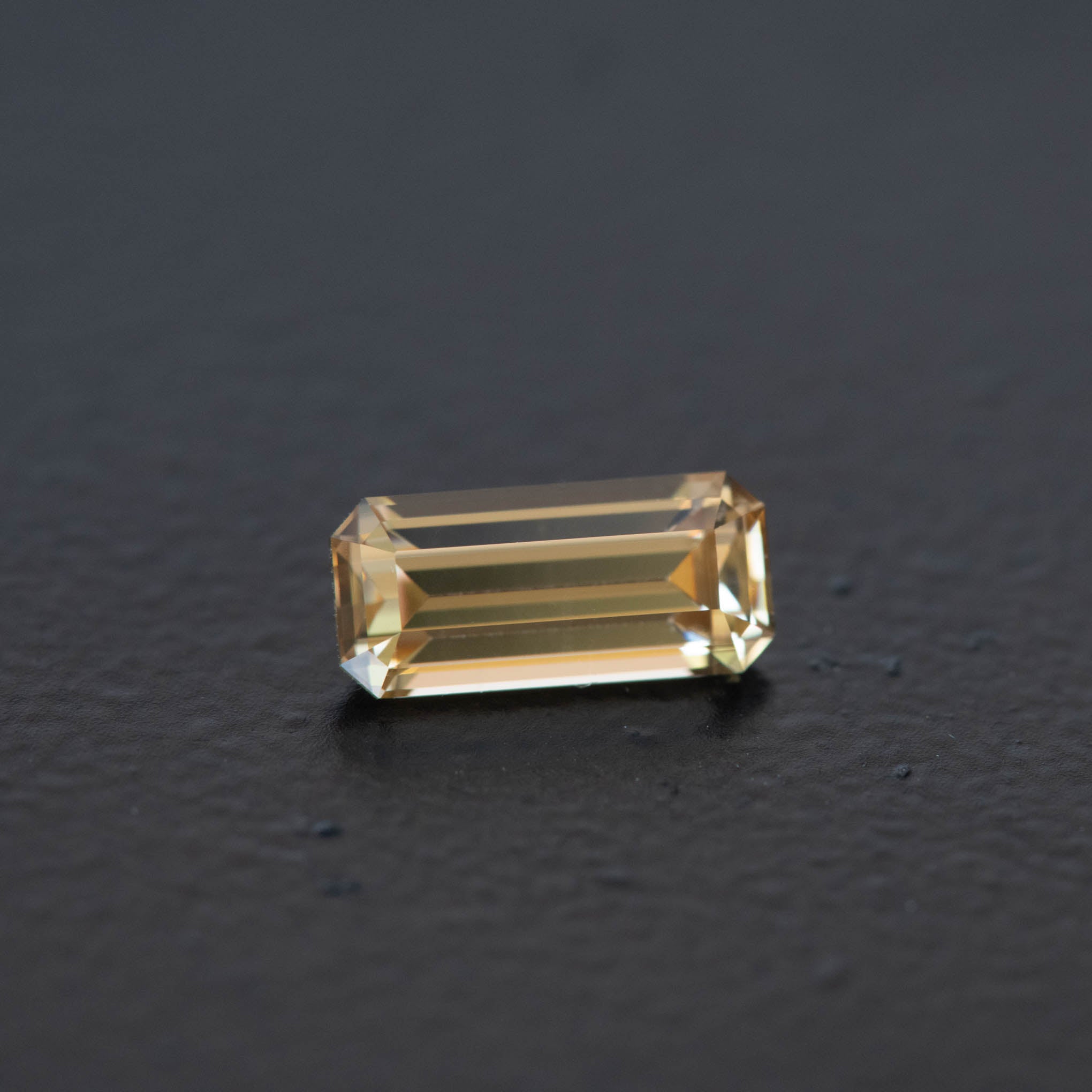 Champagne Emerald  Zircon 1.4ct  [Z.CH.E.2480]