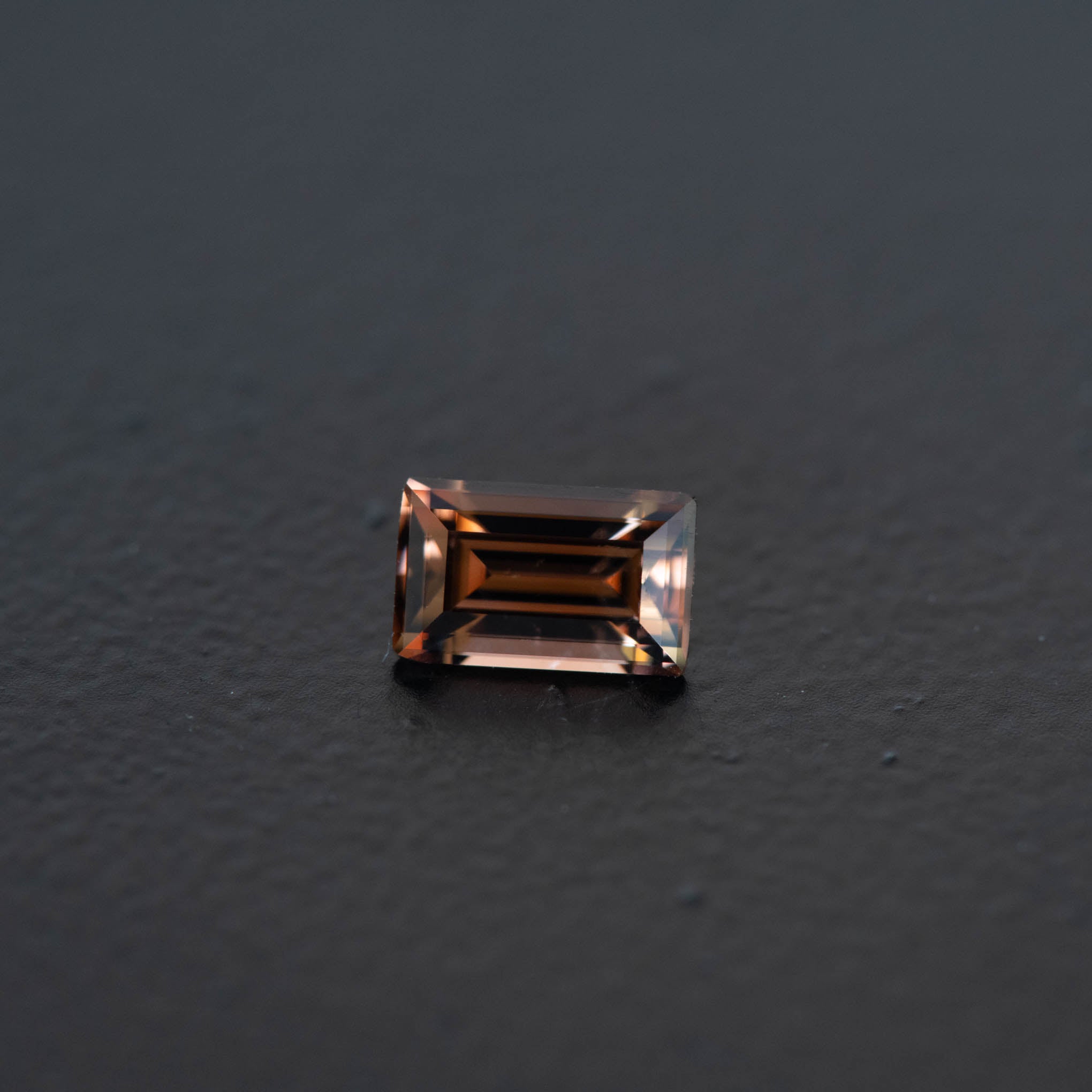 Pink Baguette Zircon 0.99ct  [Z.P.BA.2482]