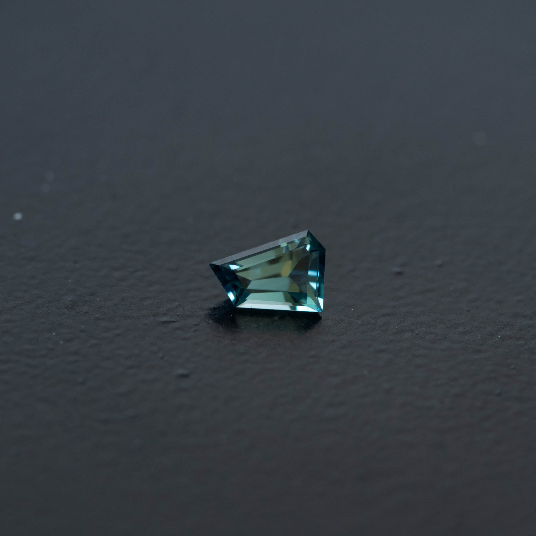 Teal Free Form Sapphire 0.49ct  [S.T.FF.2487]