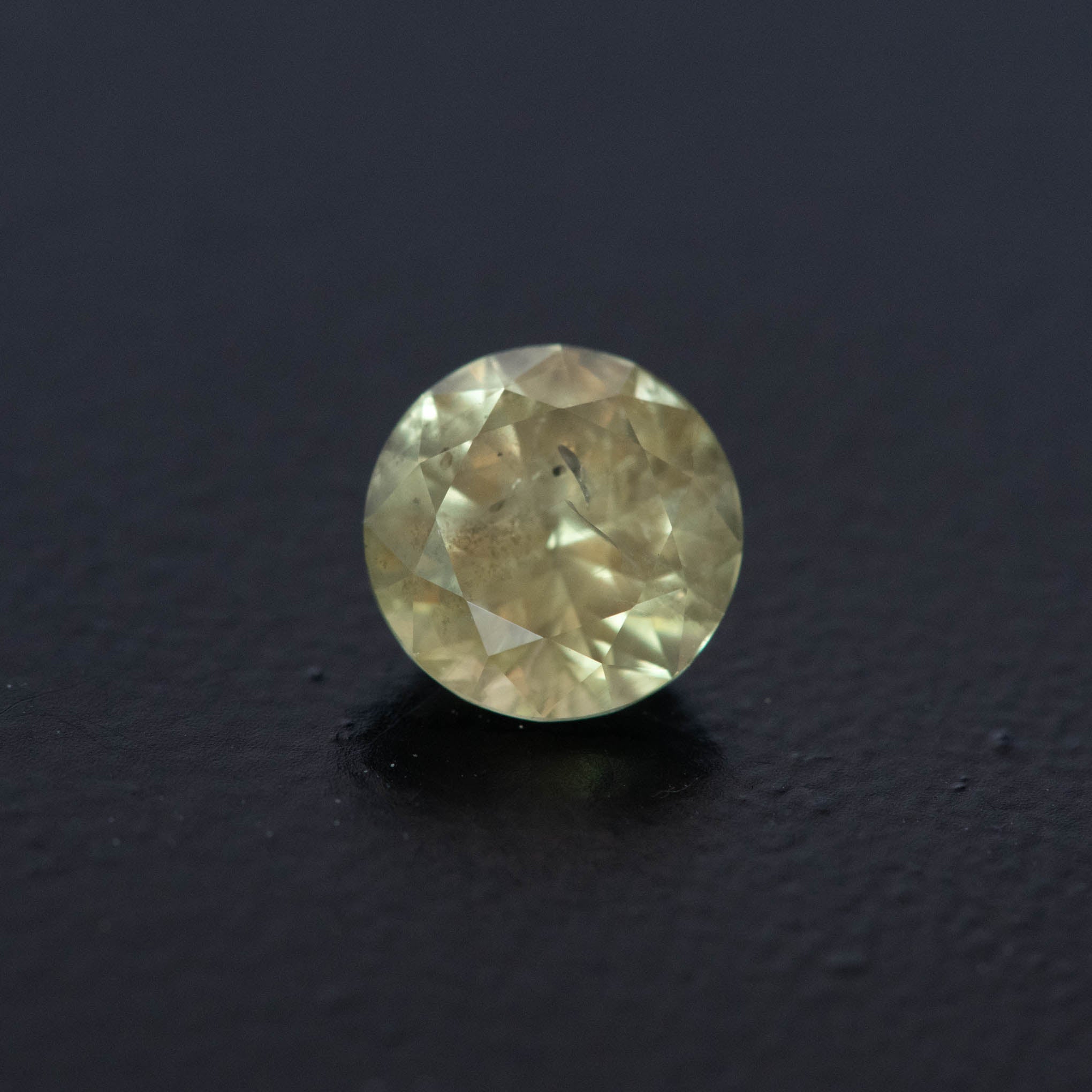 Yellow Brilliant Sapphire 2.19ct  [S.Y.BR.2490]