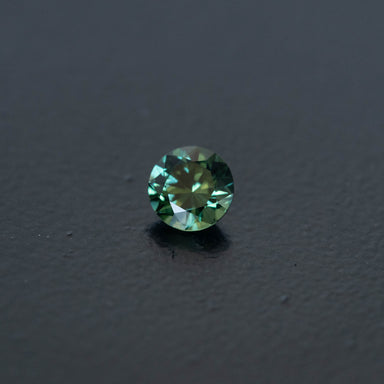 Green Brilliant Sapphire 0.6ct  [S.G.BR.2502]