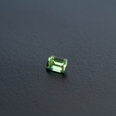 Green Baguette Sapphire 0.48ct  [S.G.BA.2516]