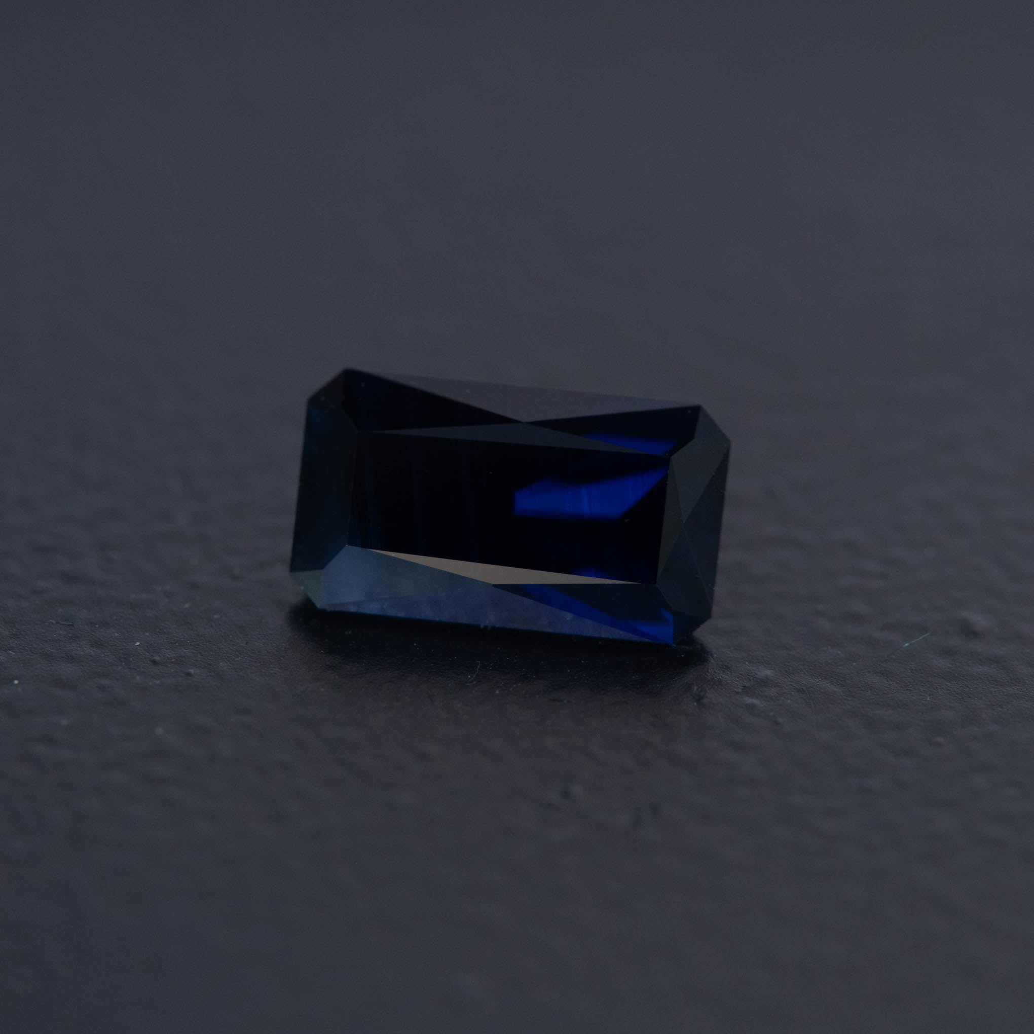 Blue Emerald Sapphire 1.78ct  [S.B.E.2524]