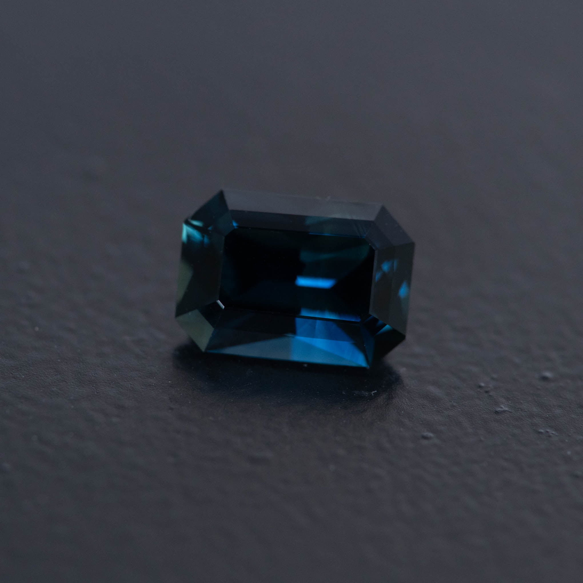 Blue Emerald Sapphire 1.99ct  [S.B.E.2525]