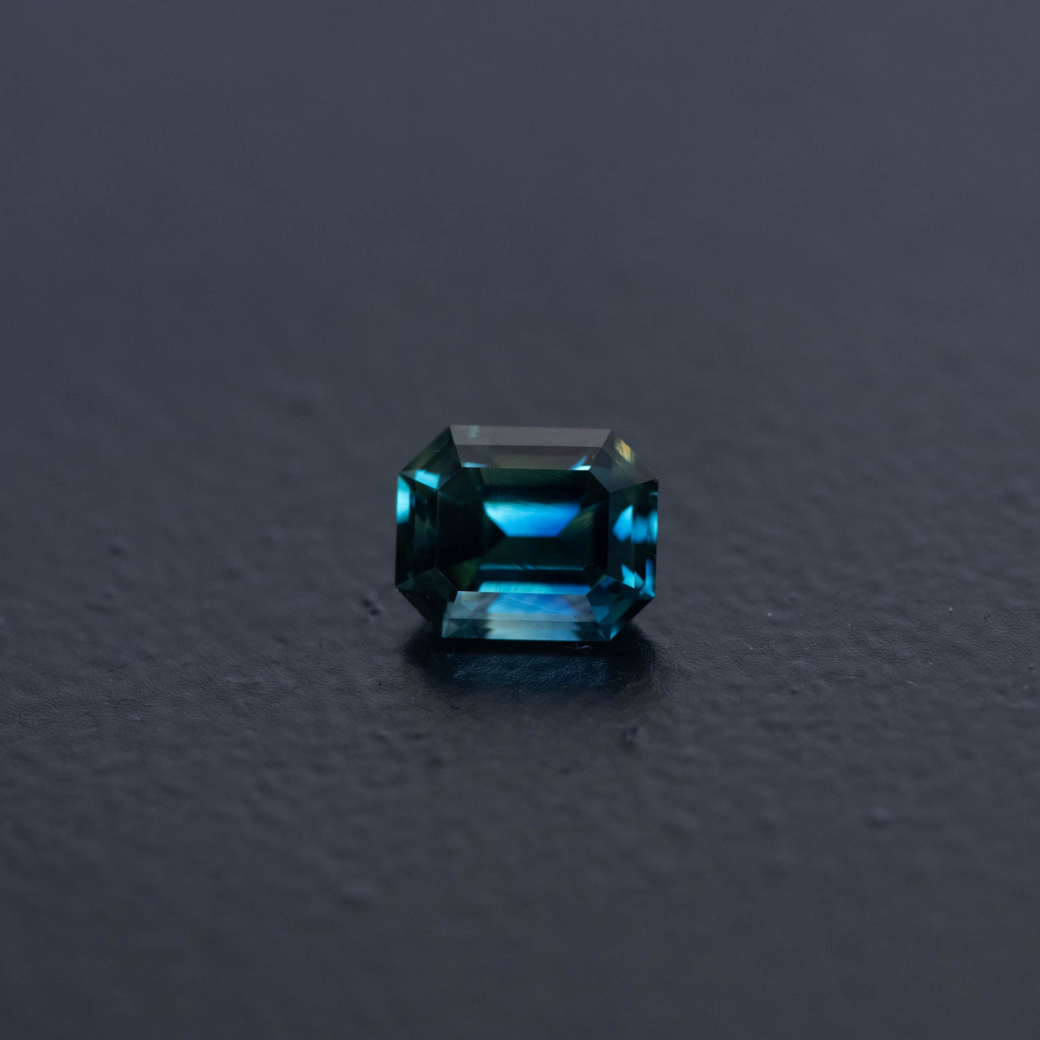 Parti Emerald Sapphire 0.89ct  [S.P.E.2529]