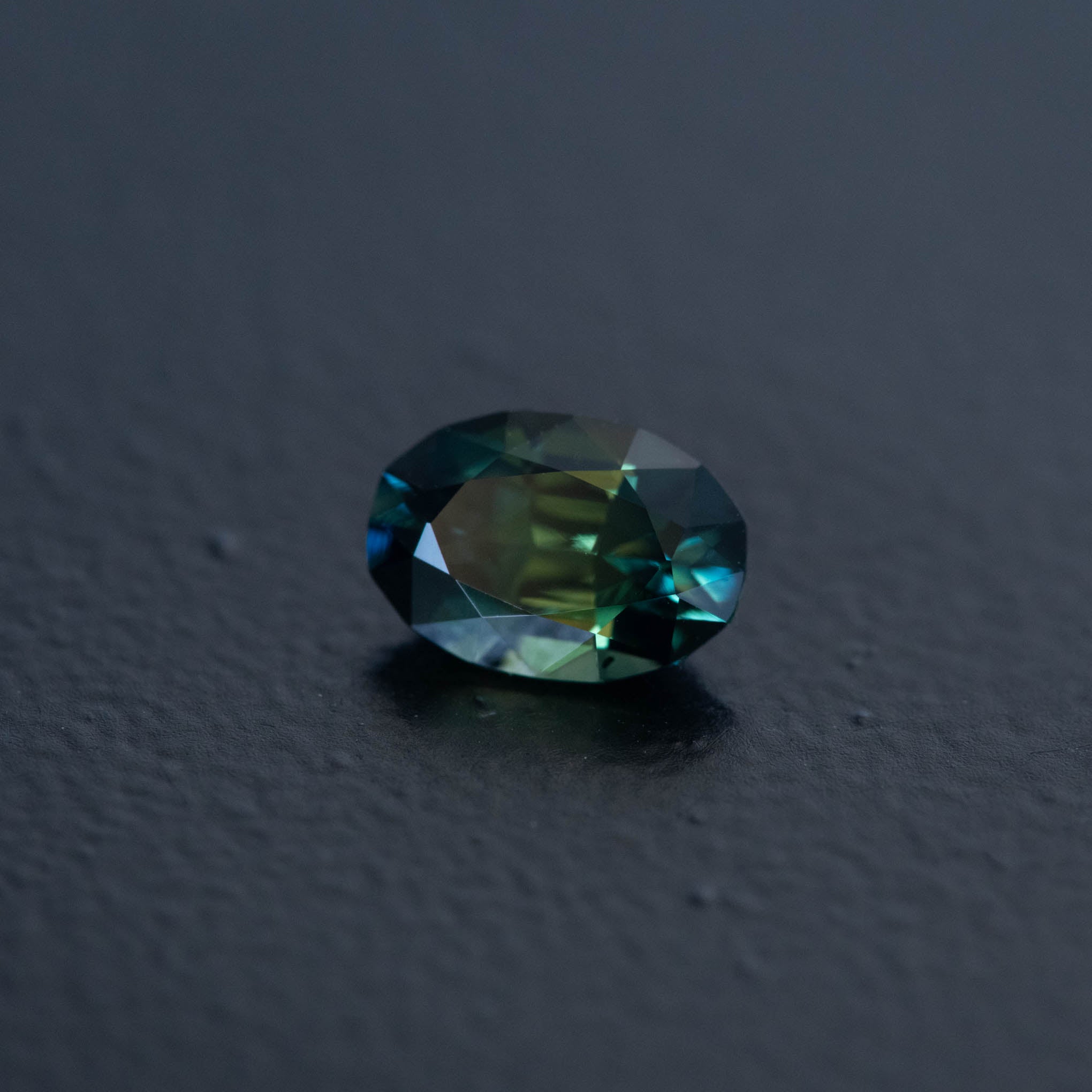 Green Cushion Sapphire 1.21ct  [S.G.C.2546]