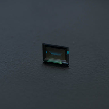 Blue Rhomboid Sapphire 0.88ct  [S.B.RH.2548]