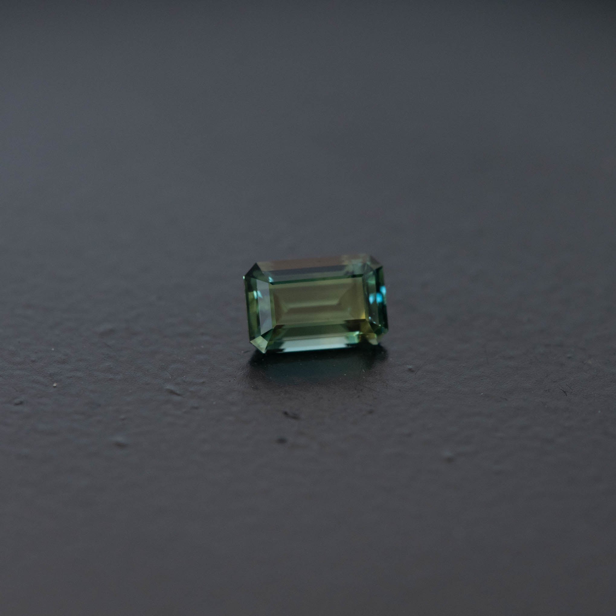 Teal Emerald Sapphire 0.79ct [S.T.E.2554]