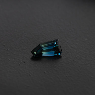 Parti Free Form Sapphire 0.92ct  [S.P.FF.2585]